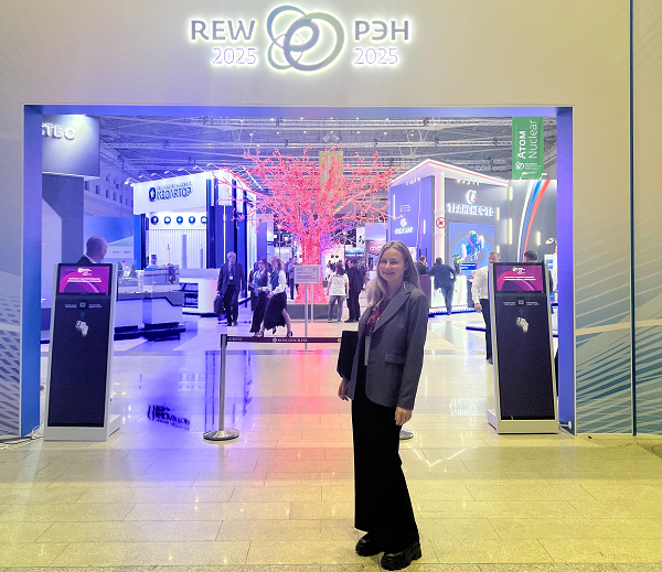 Высшая школа перевода на Российской энергетической неделе: синхронный перевод для международного диалога